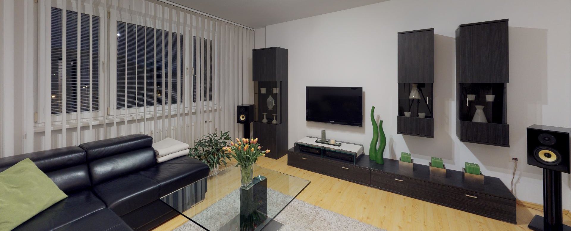 Obývacia izba 4-izbového bytu na ulici Milana Matečka v Devínskej Novej Vsi