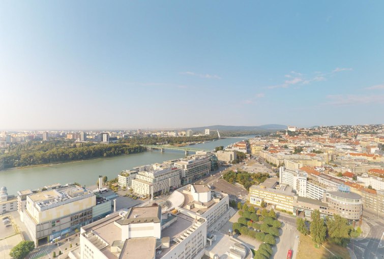 výhľad z 3-izbovéhou penthousu v Panorama Towers - Eurovea City